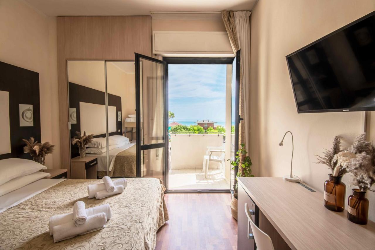 Hotel Baby B&B Milano Marittima Exterior photo