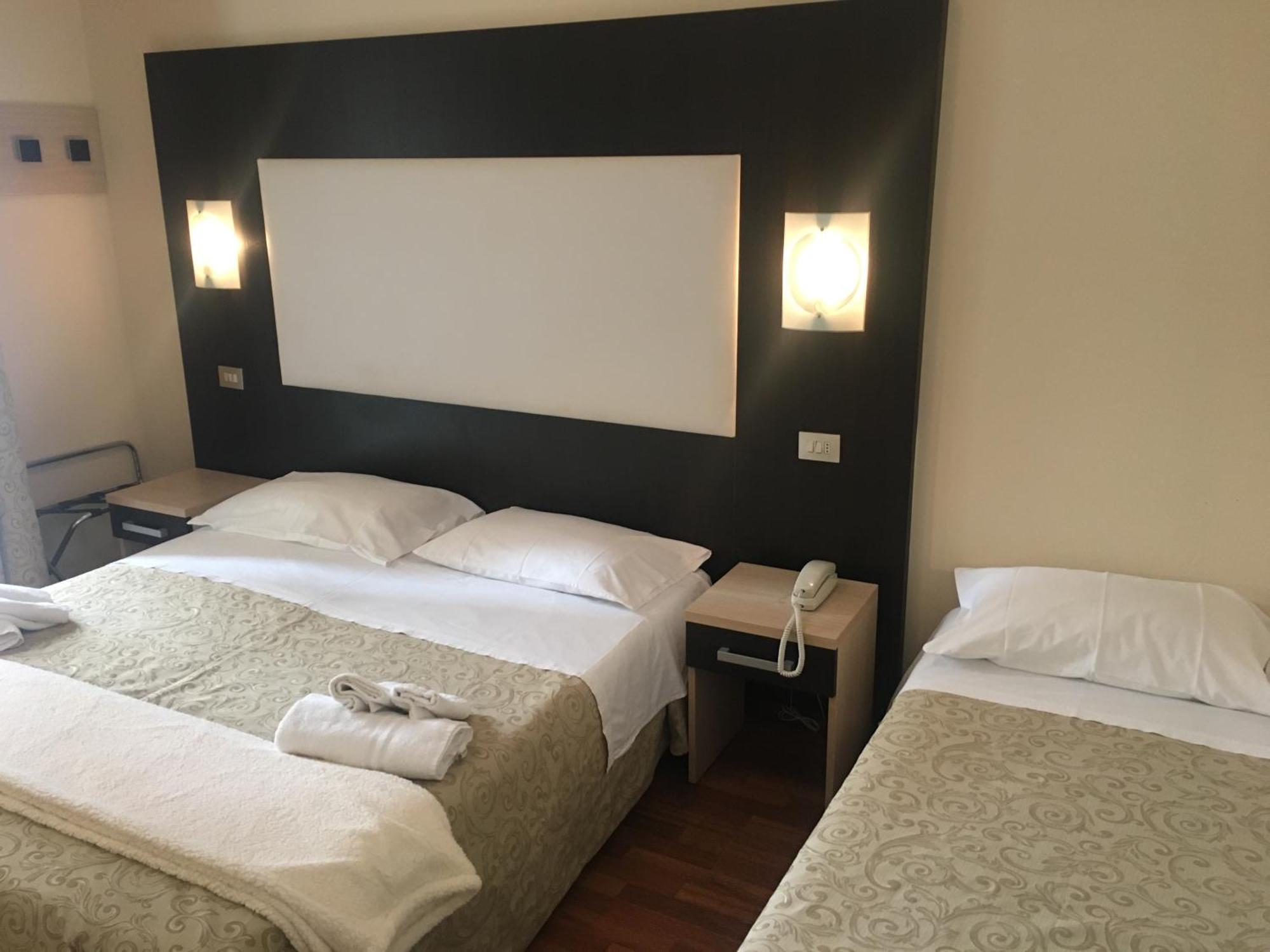 Hotel Baby B&B Milano Marittima Exterior photo