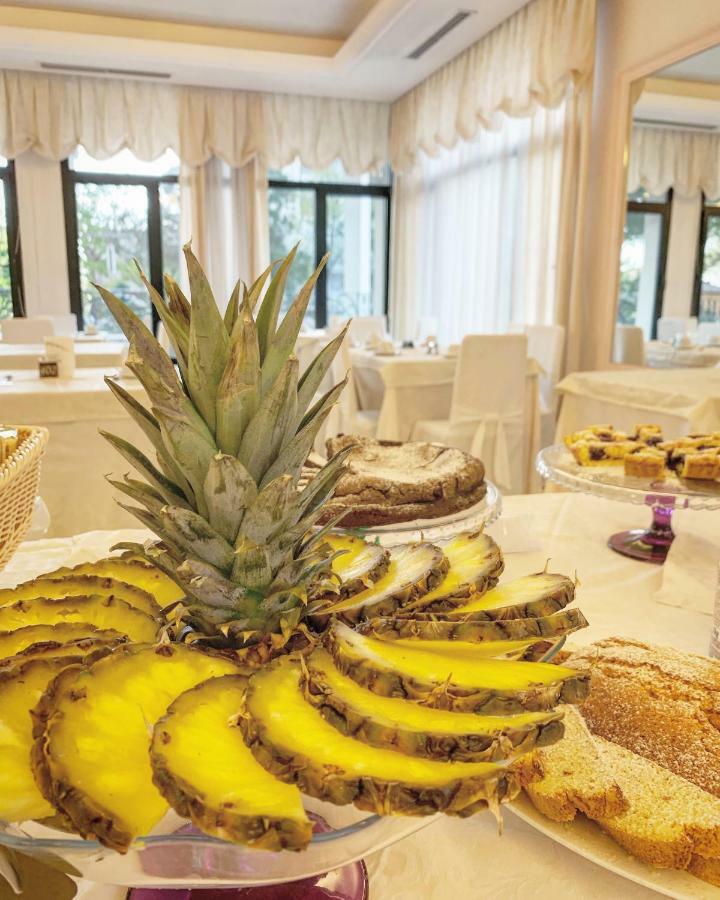 Hotel Baby B&B Milano Marittima Exterior photo