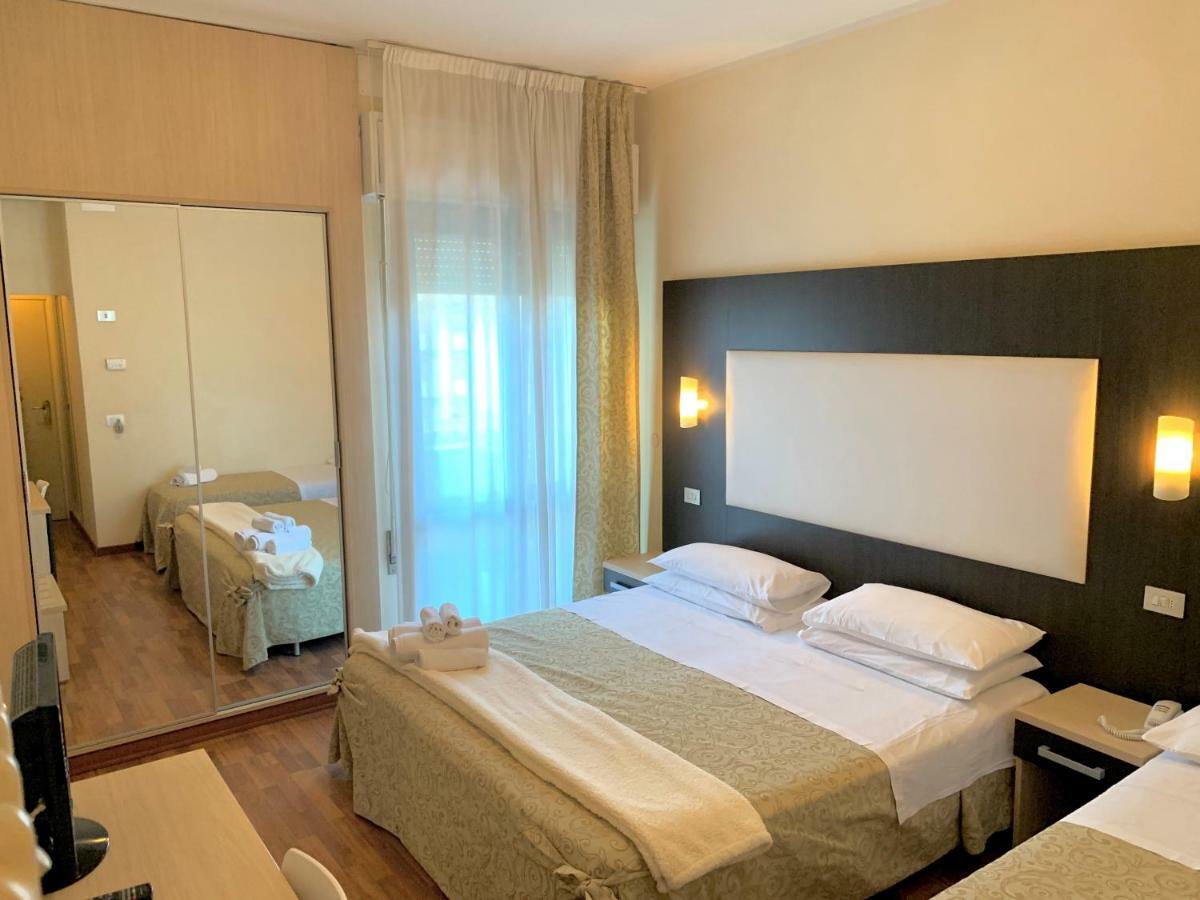 Hotel Baby B&B Milano Marittima Exterior photo